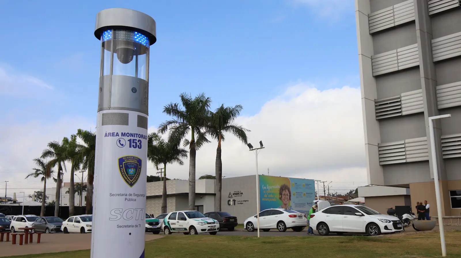 Foto do totem de segurança