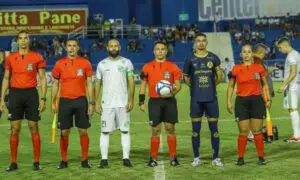 Foto dos jogadores antes do início da partida.