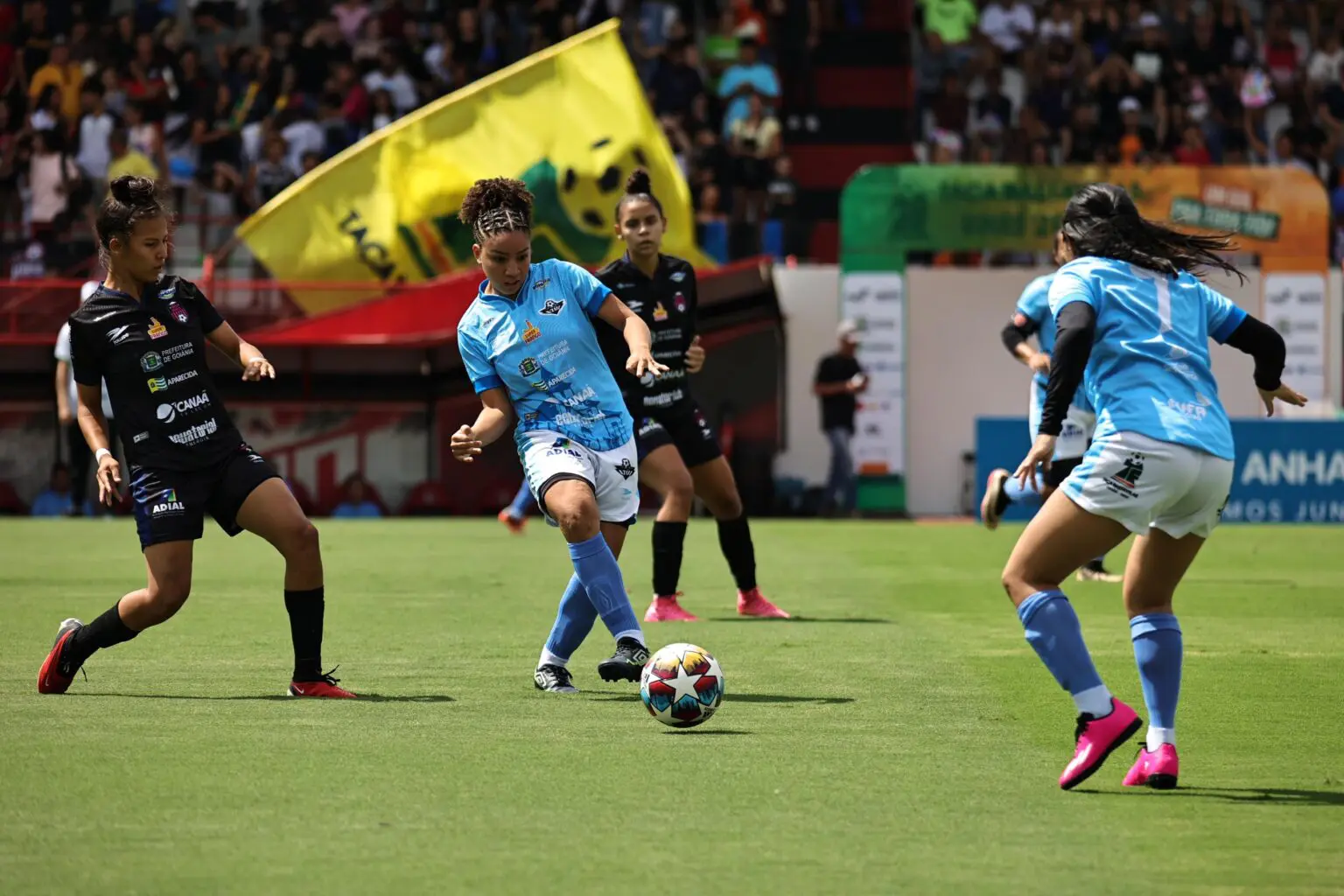 Foto de jogo da taça das favelas.