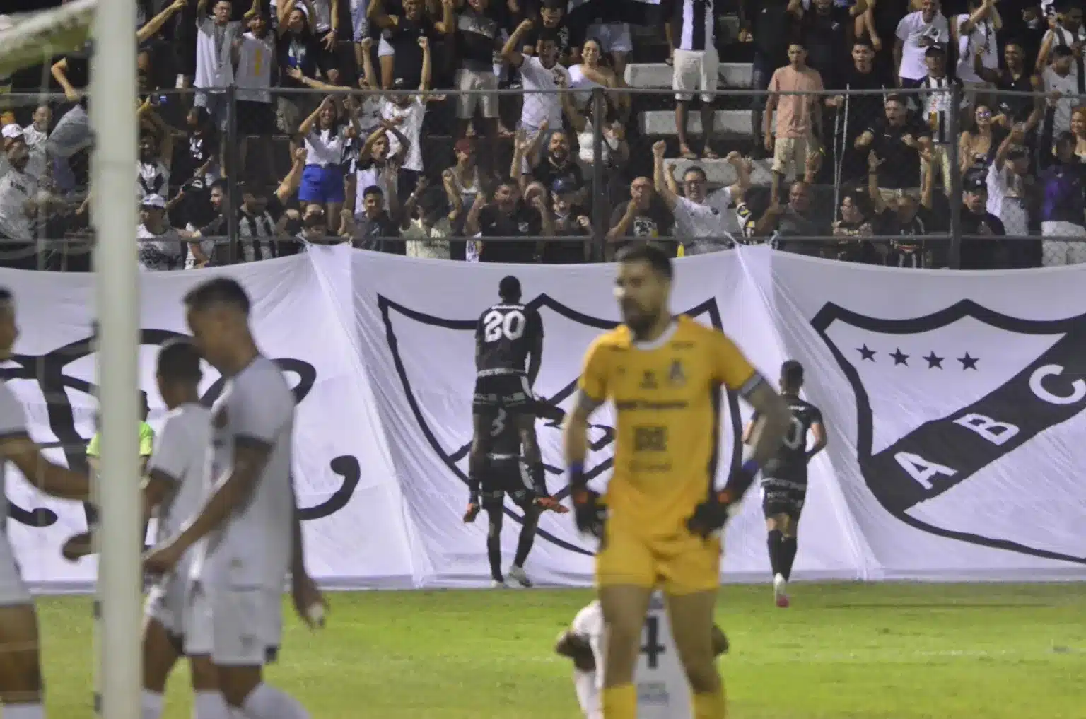 Foto dos jogadores da partida do aparecidense contra abc.